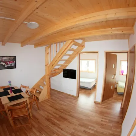 Rodzinna Kraina Lodge *