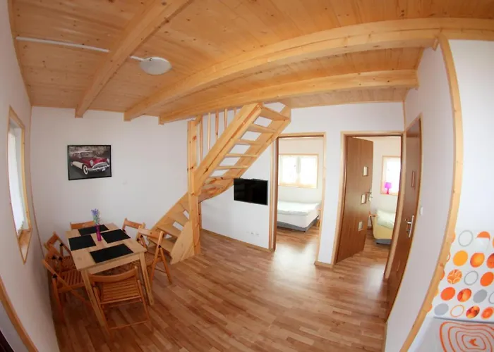 Rodzinna Kraina Chata *